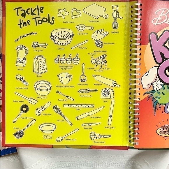 First Edition Betty‎ Crocker’s kids cook! Cookbook EUC Hardcover Spiral-bound - Picture 4 of 6